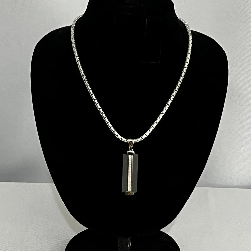 SHR Diamond 1/10CTW Dog Tag Necklace Men 22